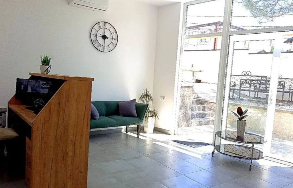 Гостевой дом Амина - ресепшен.jpg