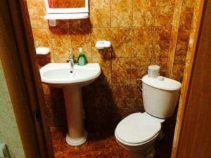 Гостевой дом У моря, Гагры, санузел.jpg Гостевой дом У моря, Гагры, санузел.jpg