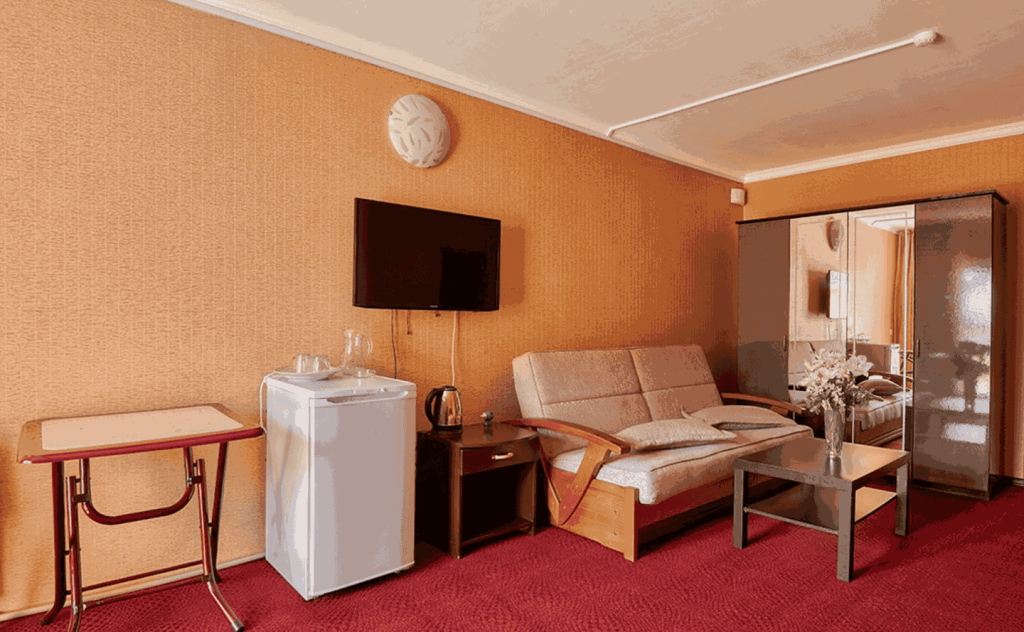 Гостевой дом ВатерЛоо в Большом Сочи номер боковой вид_12.png