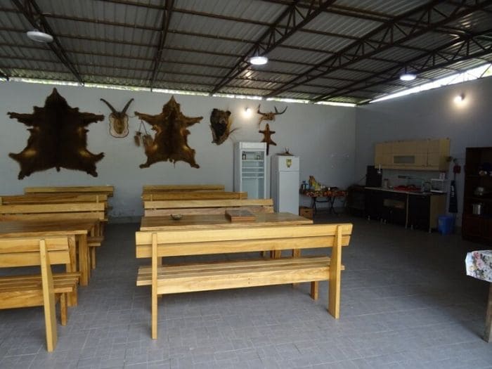 Отель Охотник, столовая, вид на холодильники.jpeg Отель Охотник, столовая, вид на холодильники.jpeg