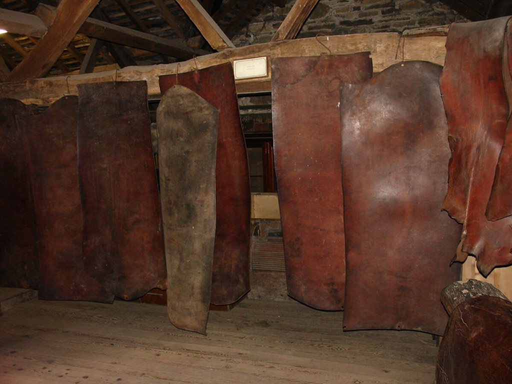 Кожевенный завод Шуара – ремесло, которому сотни лет.jpg