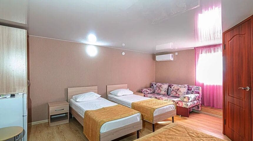 Гостевой дом Гранат в Джемете, Анапа- номер твин.jpg