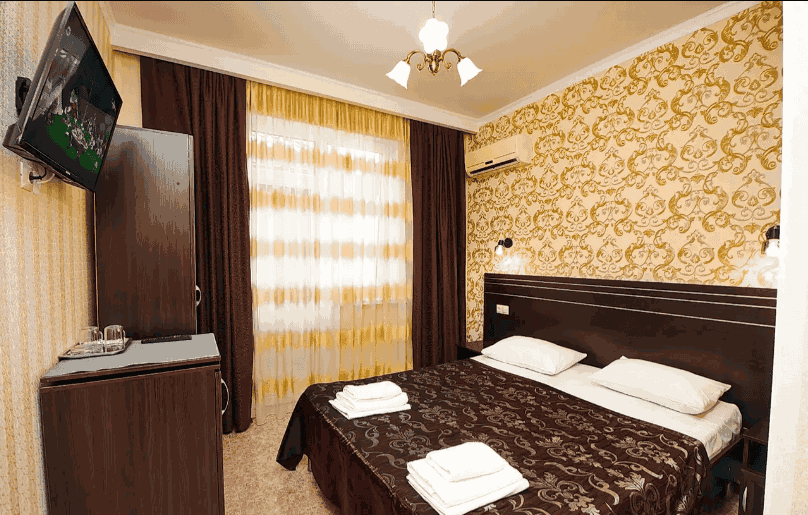 Гостевой дом Александрия на Добской-двуспальная кровать в темных тонах_27.png