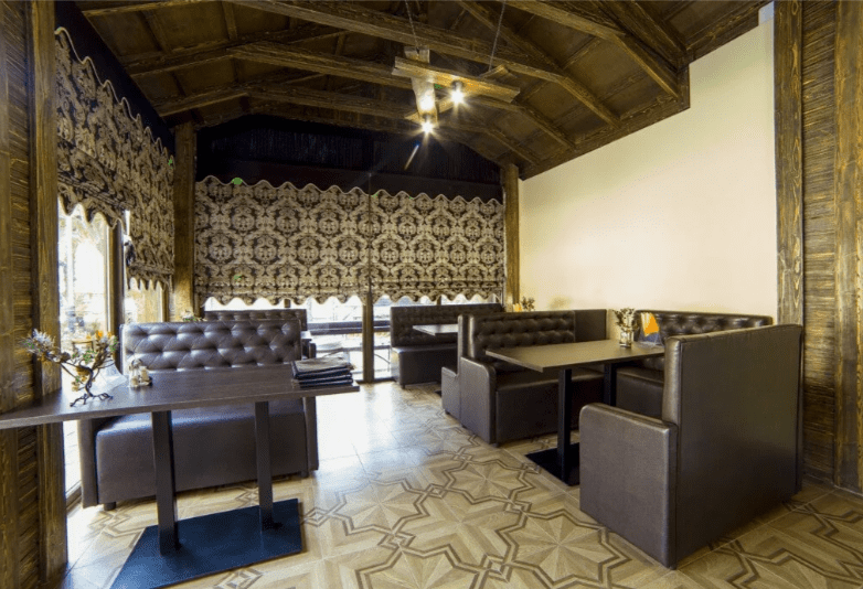 Отель Руслан в Гаграх, кафе.png