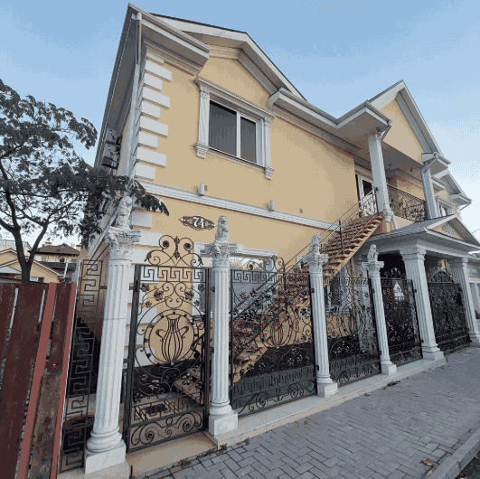 Гостевой дом Черноморский ковчег-вид фасада с боку_21.png