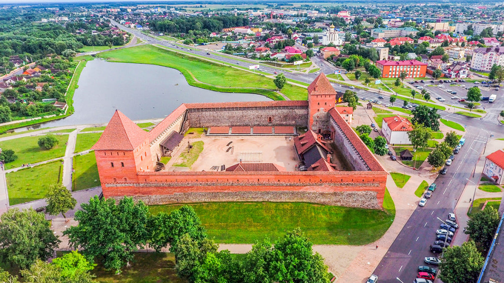 Лидский замок -сверху.jpg