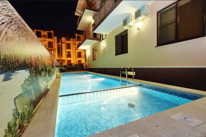 Гостевой дом Achilles Palace бассейн.png