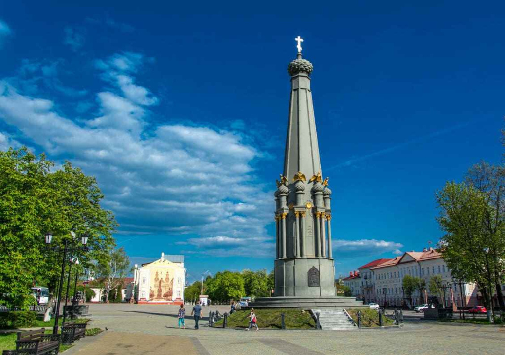 Большое путешествие по Полоцкой земле- площадь свободы.jpg