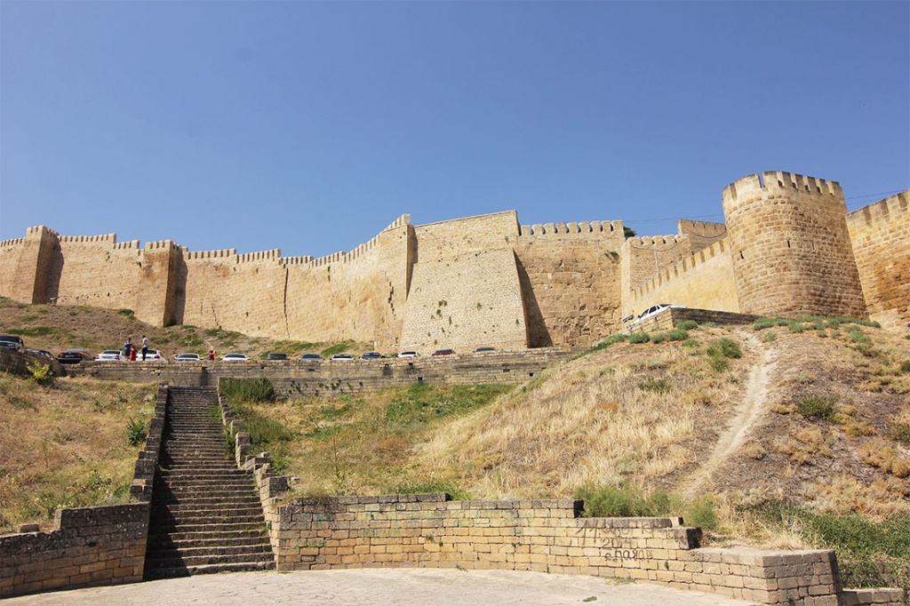 2. Дербенская стена.jpg