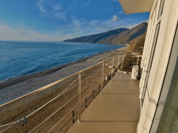 Отель Руслан в Гаграх, вид с балкона.png