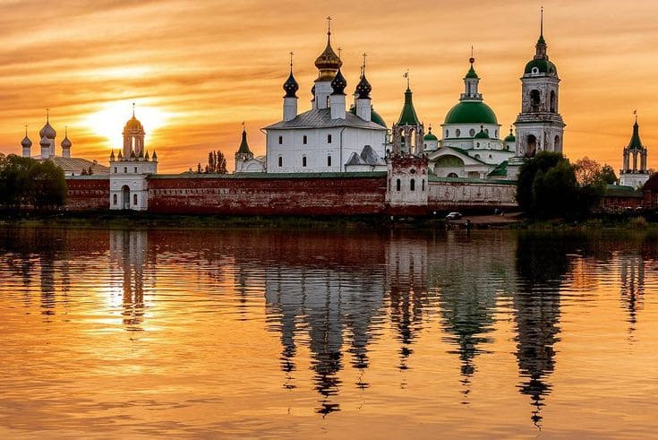 Озеро неро Ростов Великий.jpg