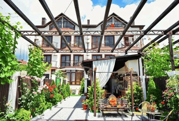 Гостевой дом Прага в Кабардике, центральный вид.png