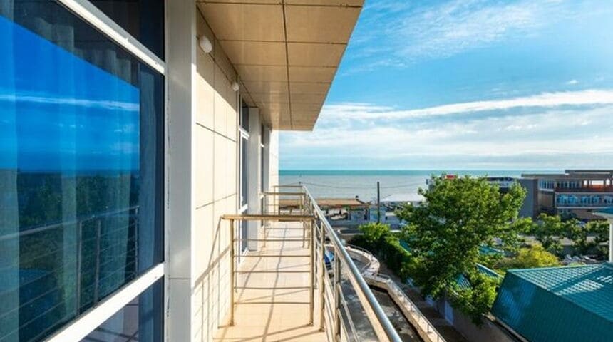 Апарт-отель Кристалл , вид с отеля.jpg