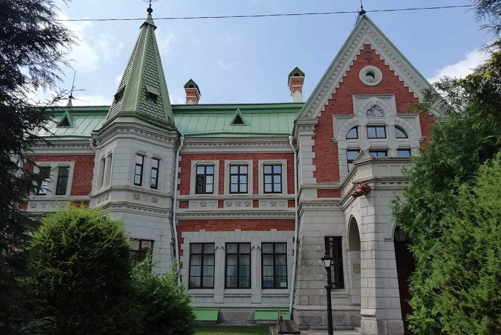 Усадьба Козел-Поклевских боковой вид.jpg