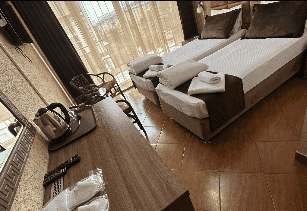 Гостиница Магнолия в Гаграх , номер с двумя раздельными кроватями.png