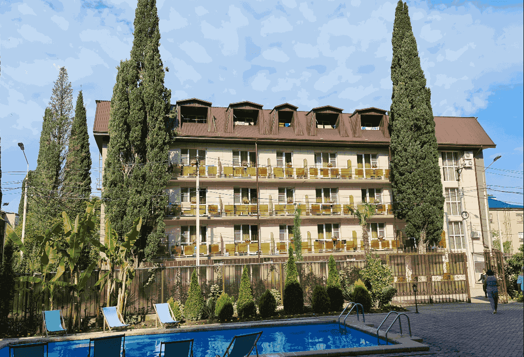 Гостиница Магнолия в Гаграх на поезде, боковой вид на отель.png