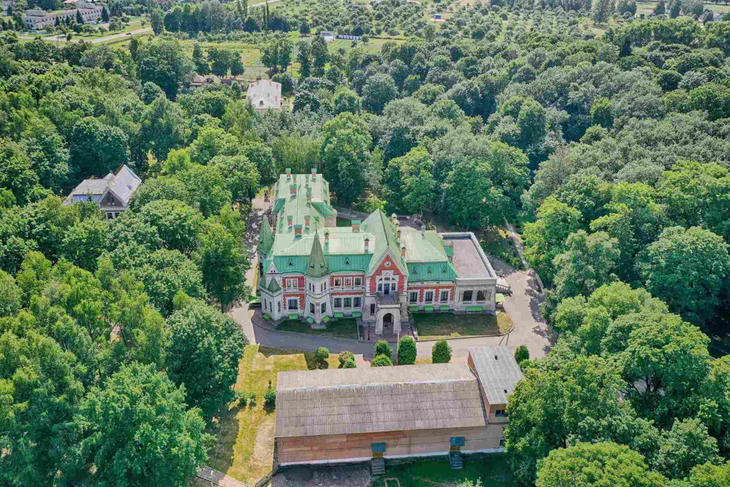 Усадьба Козел-Поклевских вид сверху.jpg