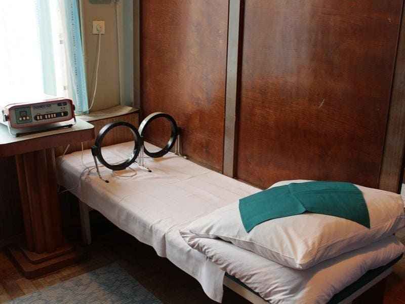 Санаторий имени Семашко в Кисловодске, Россия - приборы магнитной терапии.jpg