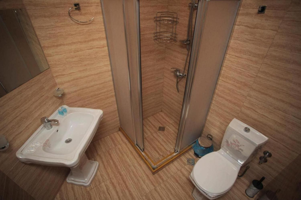 Отель Irise, Кобулети-душ.jpg