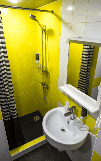 Душ в отеле в Великом Новгороде.png