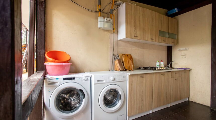 Гостевой дом Сто шагов в Геледжике кухня большим планом.jpg