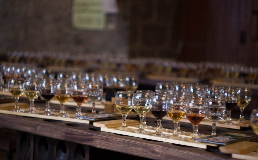 Илово винзавод дегустация.jpg