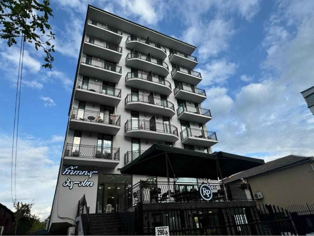 Royal Palace в Кобулети общий вид на отель.jpg