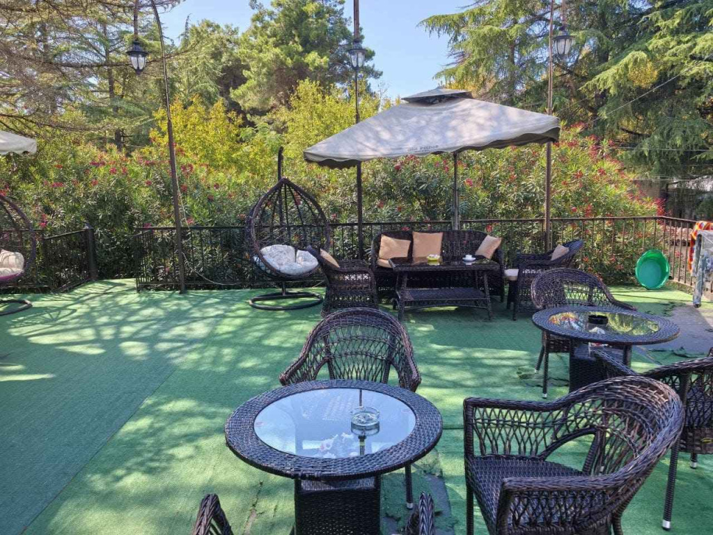 Гостевой дом Old Pitius второй этаж зона отдыха сбоку.jpg