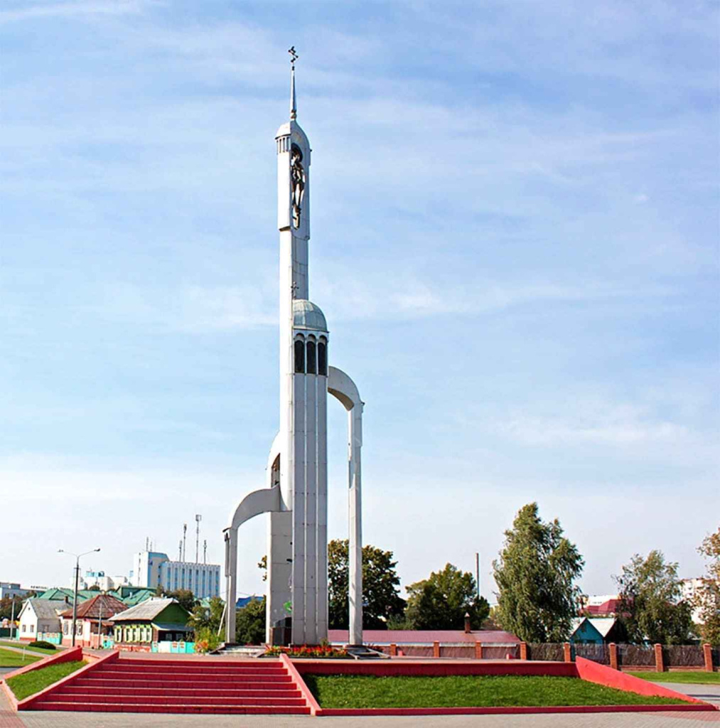 Памятник Ефрасини Полоцкой Речица.jpg