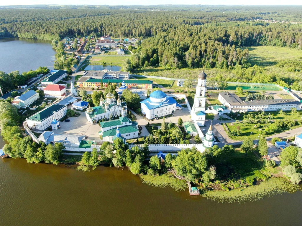 Поселок Раифа , вид сверху.jpg
