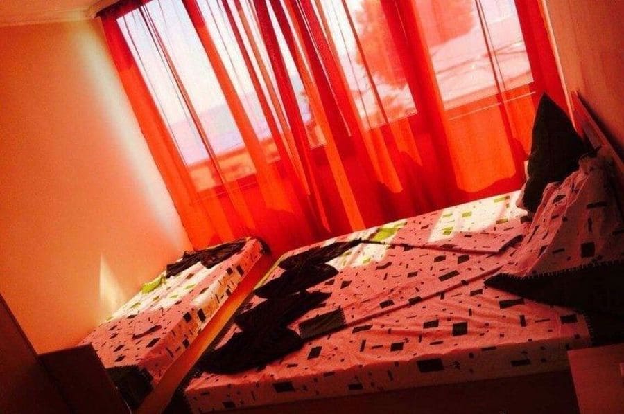 Гостевой дом У моря, Гагры, 3-х местный номер.jpg Гостевой дом У моря, Гагры, 3-х местный номер.jpg