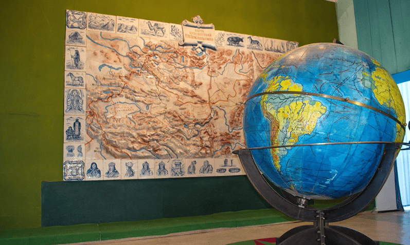 Музея Пржвальского, глобус.png