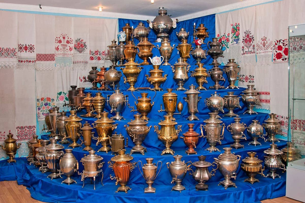 Сузей Самовара- общая экспозиция.jpg Сузей Самовара- общая экспозиция.jpg