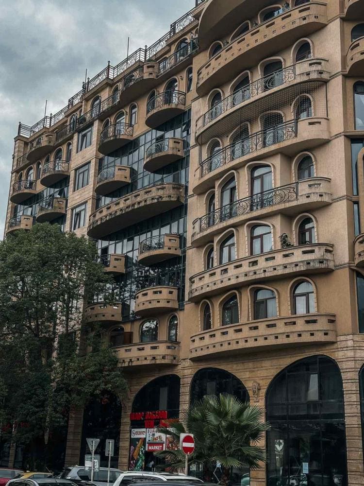 Отель Отель IRE PALACE Батуми фасад вид сбоку.jpg Отель Отель IRE PALACE Батуми фасад вид сбоку.jpg