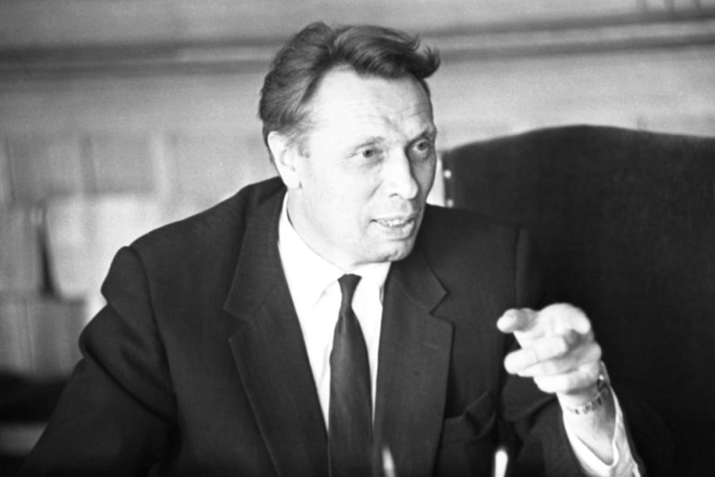 Ростислав Алексеев.jpg