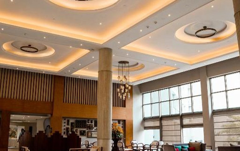 Sheraton Kosgoda Turtle Beach Resort 5 ресепшен.jpg