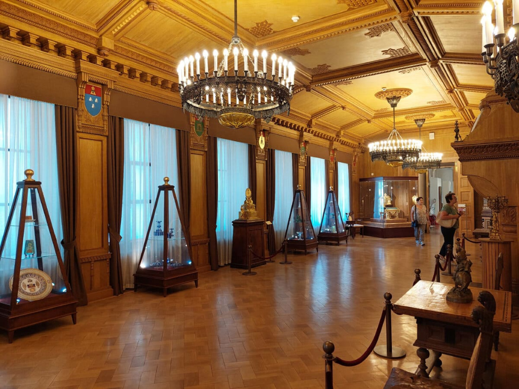 Тверь- Императорский путевой дворец,внутренние залы.jpg