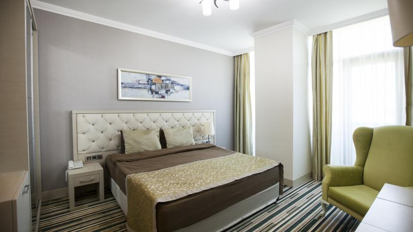 номер standard- большая комната с двуспальной кроватью.jpg номер standard- большая комната с двуспальной кроватью.jpg