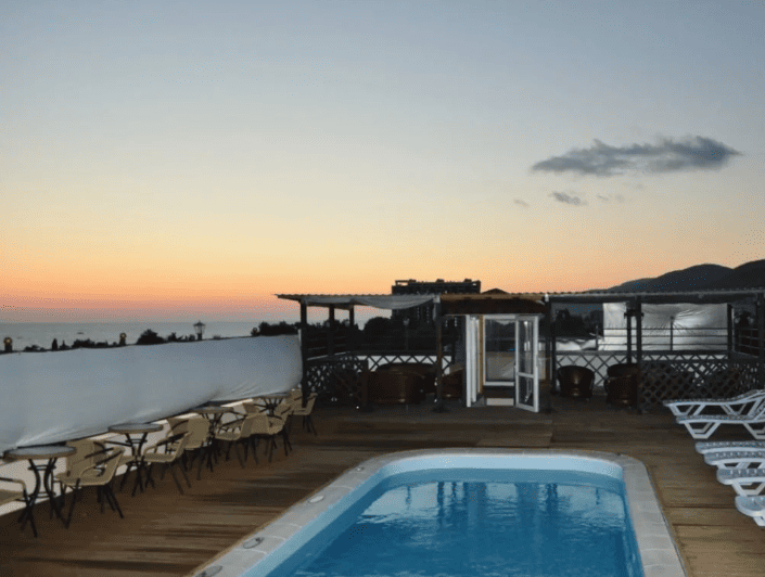 Гостевой дом Троя в Лазаревском вид сверху.png