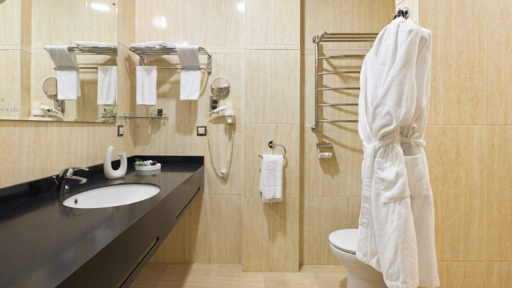 Улучшенный однокомнатный Business санаторий Westa санузел.jpg Улучшенный однокомнатный Business санаторий Westa санузел.jpg