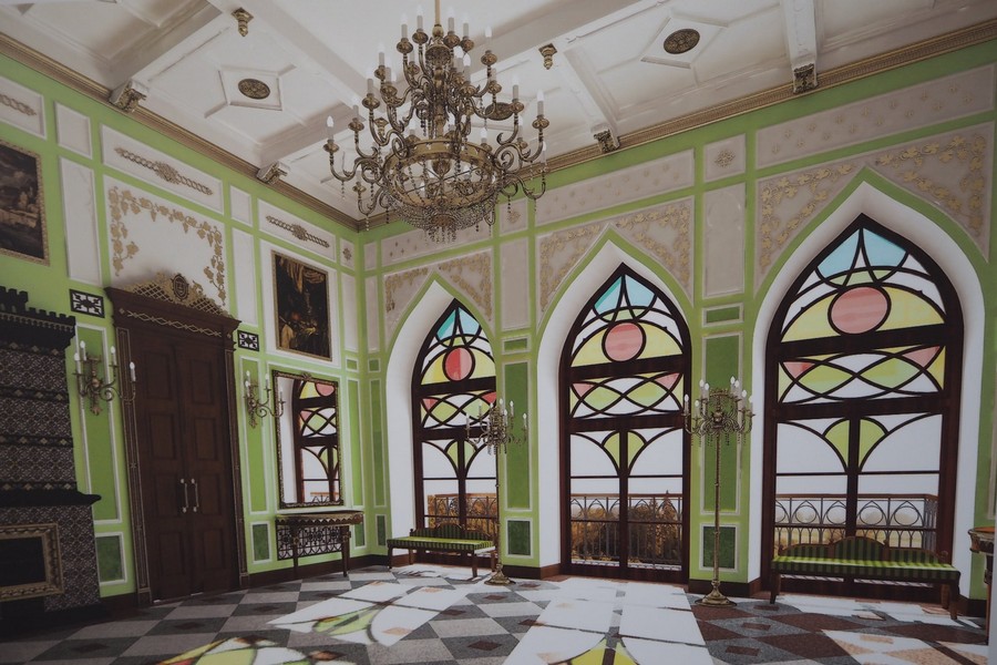 Дворец Коссово, внутрений зал, зеленый.jpg Дворец Коссово, внутрений зал, зеленый.jpg