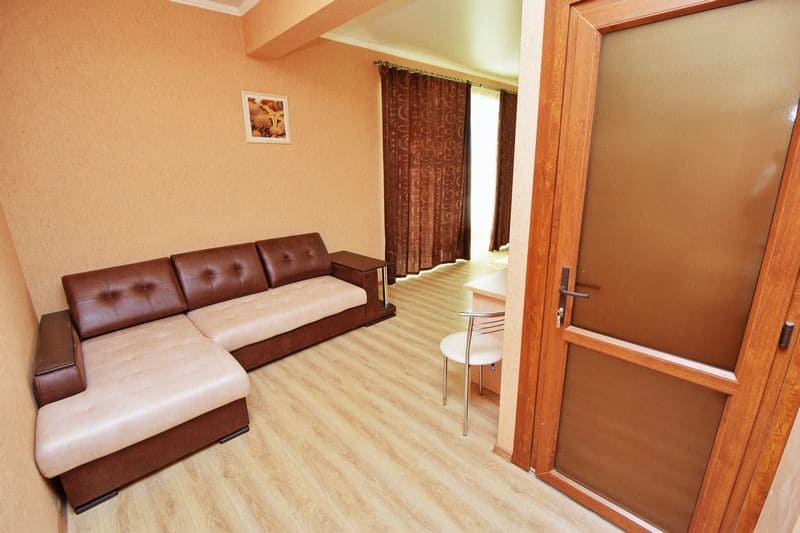 Гостевой дом Апельсин на Азовском море,номер холл номера.jpg