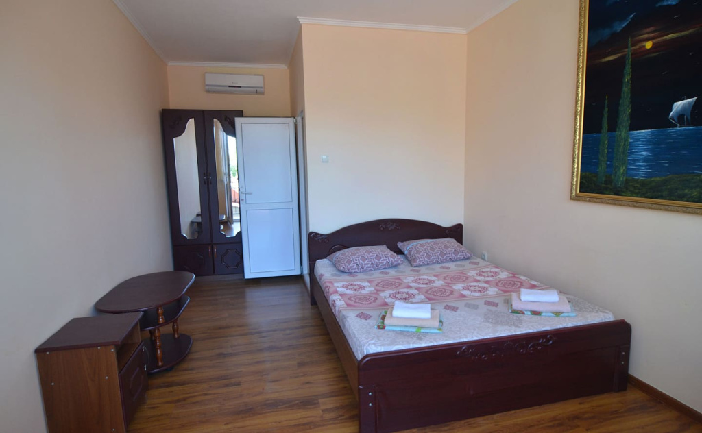 ГД Троя Лазаревское двуспальная кровать.jpg