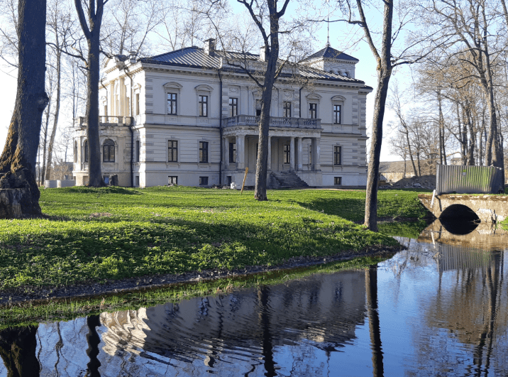 Дворец в Лынтупах.png