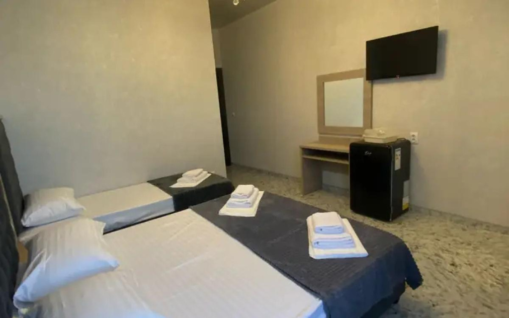 Номер в гостевом дом Альфа в Кабардинке 3-х местный.jpg