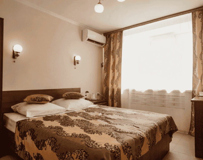 Двуспальная кровать в гостинице Которосль.png Двуспальная кровать в гостинице Которосль.png