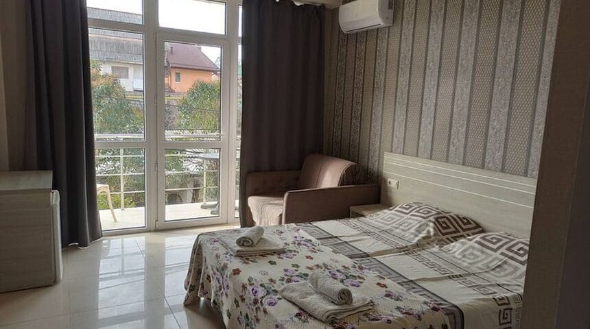 Гсотевой дом Валенсия в Лазаревском-номер.jpg