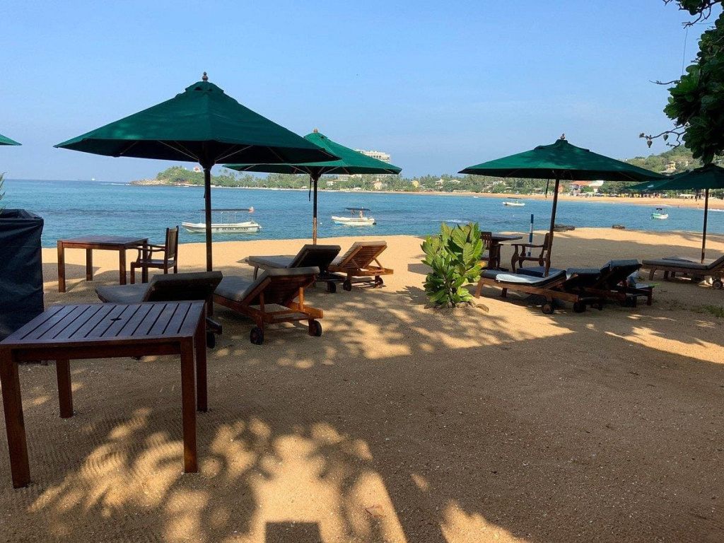 Joes Resort Unawatuna 4 (Унаватуна) пляж.jpg