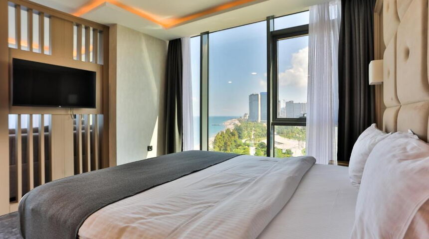 Апарт-отель Batumi View двуспальная кровать.jpg Апарт-отель Batumi View двуспальная кровать.jpg