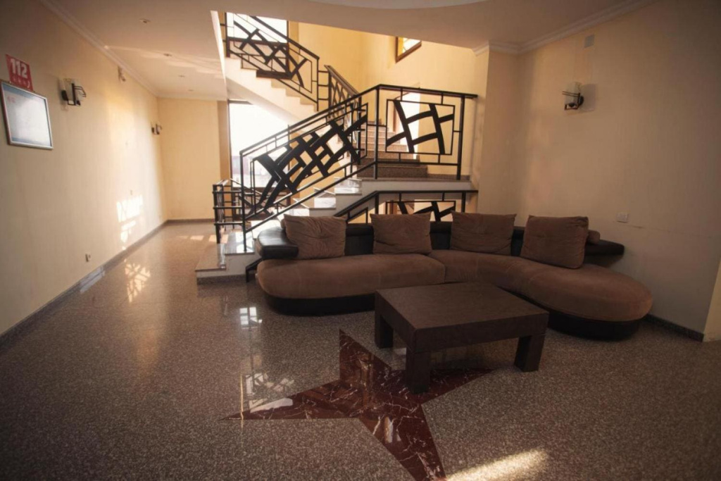 Ирис Кобулети вид на лестницу.jpg